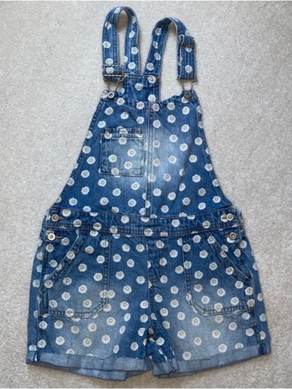 Lei shortalls with flowers